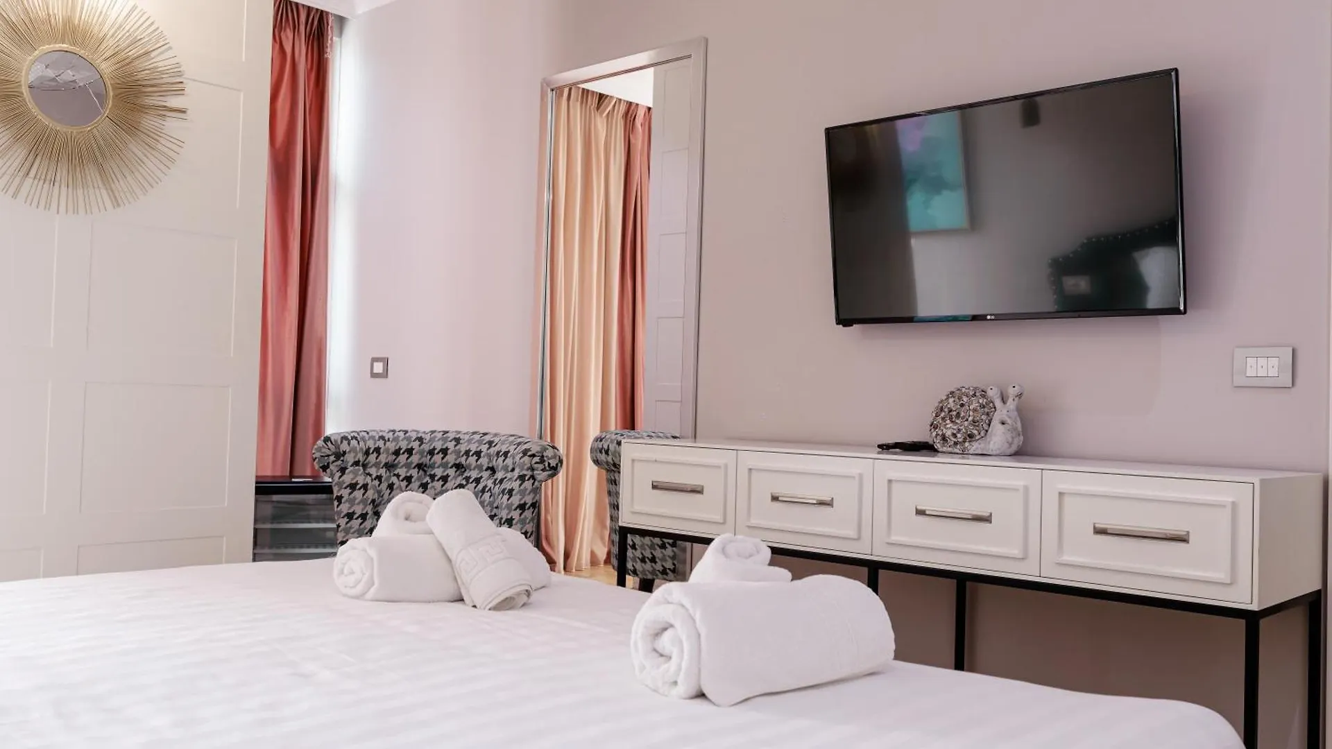Boutique Hotel Whisky Tirana 3*,  Albania